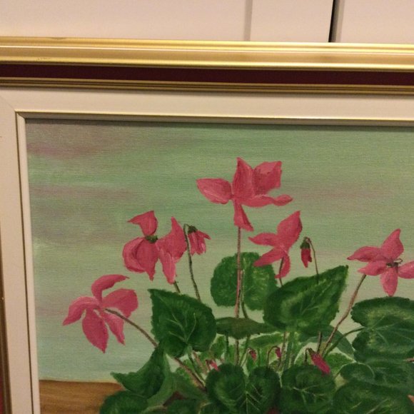 Art painting pink Cyclamen flowers wooden frame very good condition 22" x 18" - Picture 3 of 6